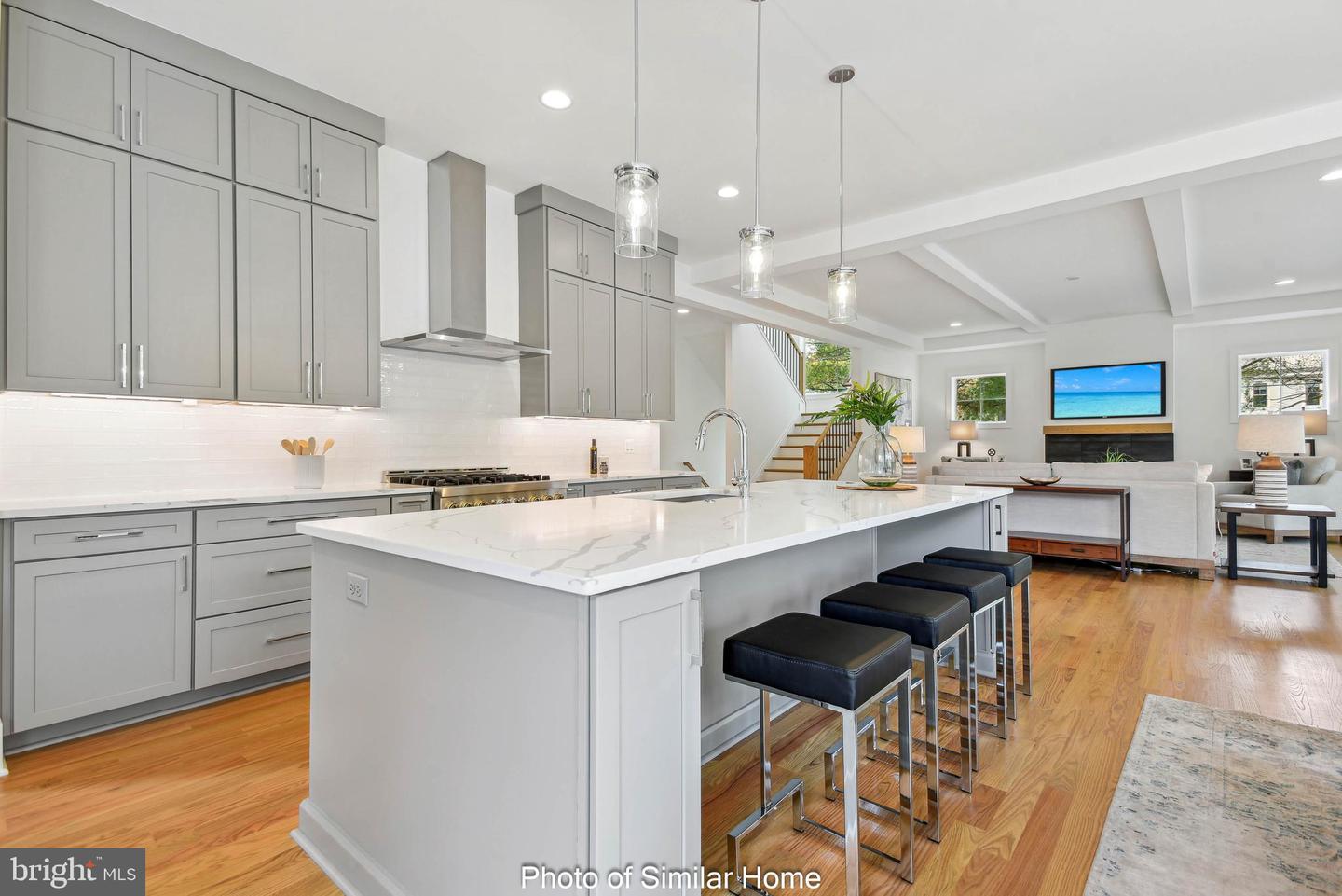7703 LUNCEFORD LN, FALLS CHURCH, Virginia 22043, 6 Bedrooms Bedrooms, ,2 BathroomsBathrooms,Residential,For sale,7703 LUNCEFORD LN,VAFX2229038 MLS # VAFX2229038