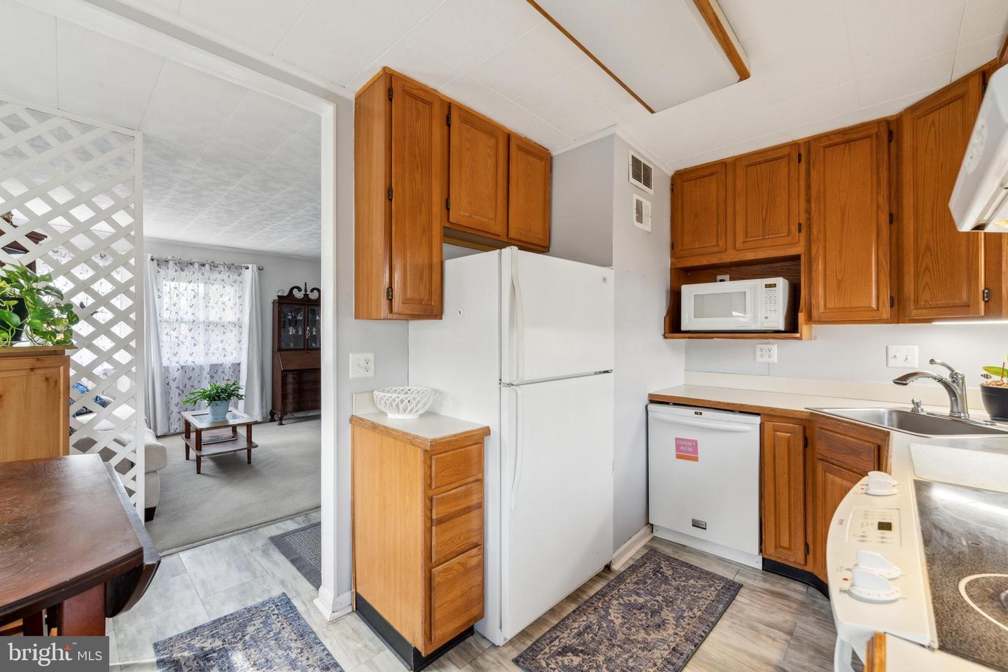 6729 WILLIAMS DR, ALEXANDRIA, Virginia 22307, 4 Bedrooms Bedrooms, 7 Rooms Rooms,1 BathroomBathrooms,Residential,For sale,6729 WILLIAMS DR,VAFX2229286 MLS # VAFX2229286