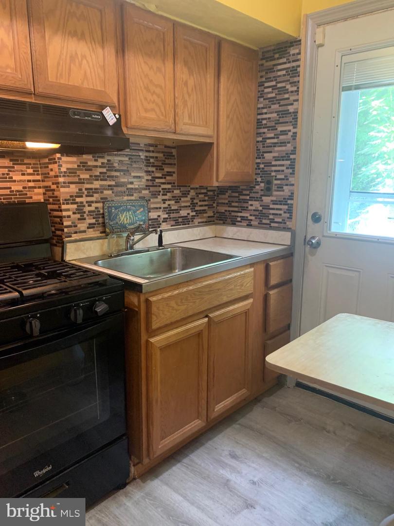 201 34TH ST NE, WASHINGTON, District Of Columbia 20019, 2 Bedrooms Bedrooms, ,1 BathroomBathrooms,Residential,For sale,201 34TH ST NE,DCDC2185866 MLS # DCDC2185866