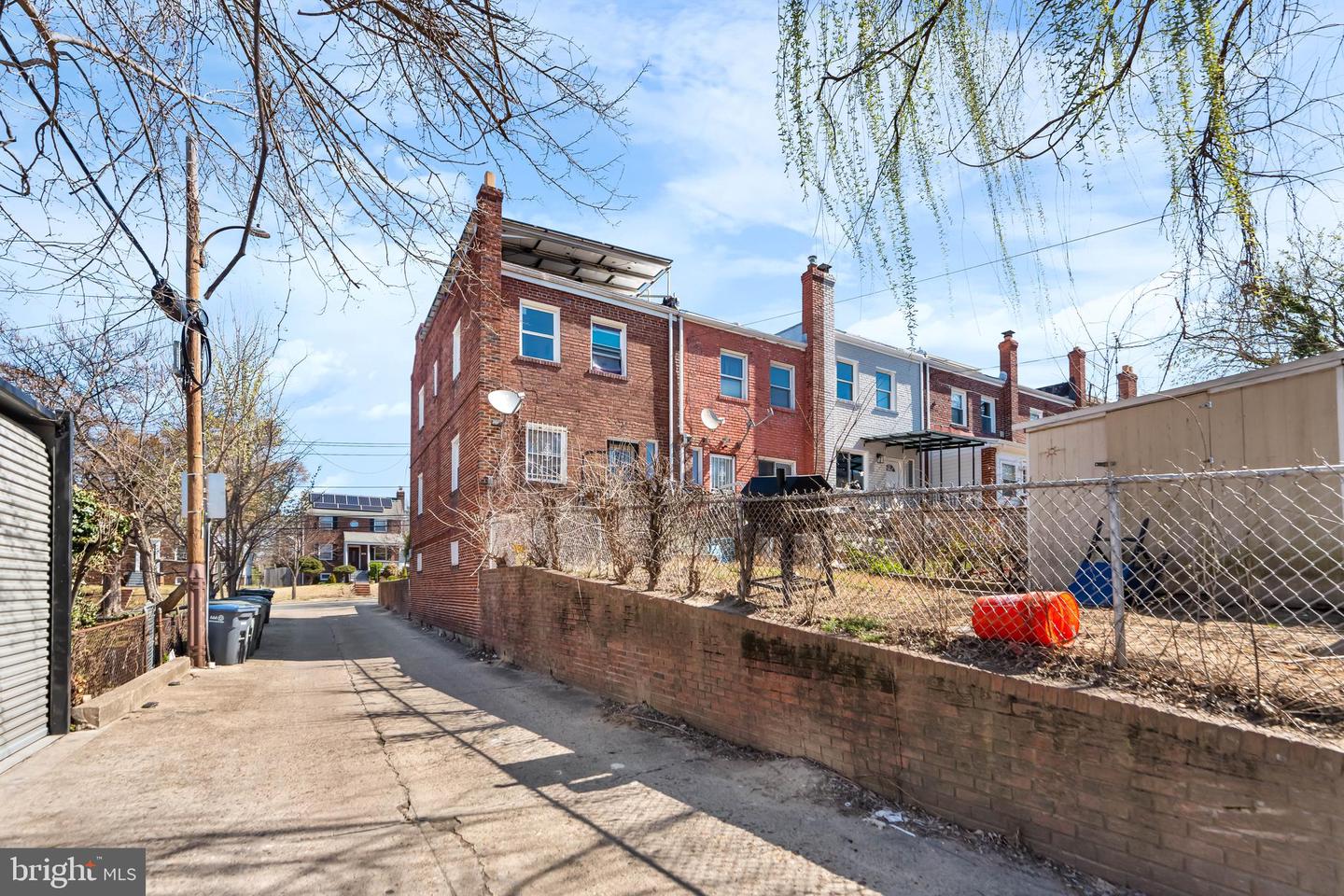 1511 MONTANA AVE NE, WASHINGTON, District Of Columbia 20018, 3 Bedrooms Bedrooms, ,1 BathroomBathrooms,Residential,For sale,1511 MONTANA AVE NE,DCDC2189298 MLS # DCDC2189298
