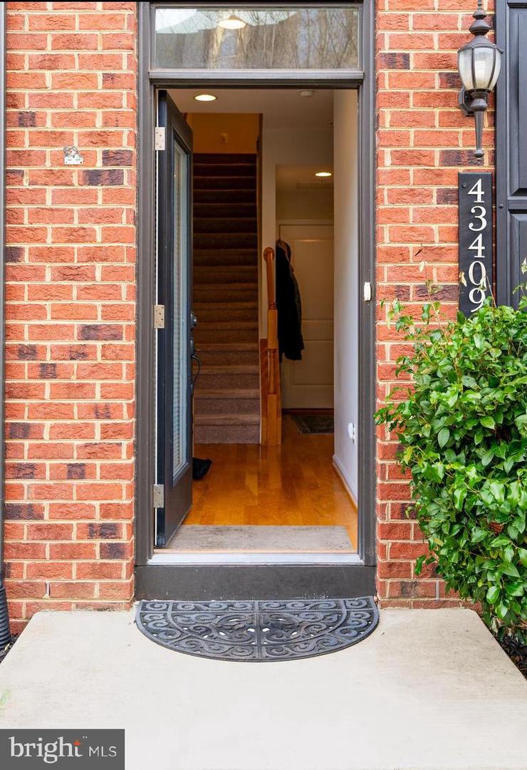 43409 CHARITABLE ST, ASHBURN, Virginia 20148, 4 Bedrooms Bedrooms, ,4 BathroomsBathrooms,Residential,For sale,43409 CHARITABLE ST,VALO2091736 MLS # VALO2091736