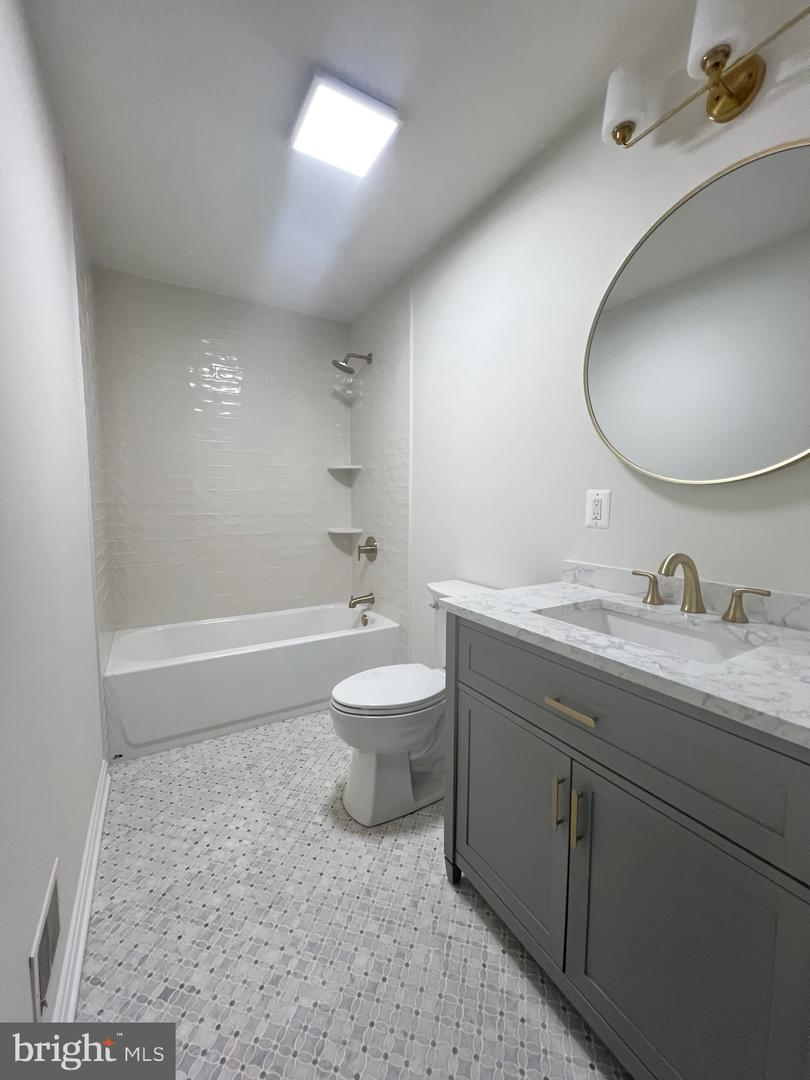 377 CLEVELAND ST, WARRENTON, Virginia 20186, 3 Bedrooms Bedrooms, ,2 BathroomsBathrooms,Residential,For sale,377 CLEVELAND ST,VAFQ2015840 MLS # VAFQ2015840