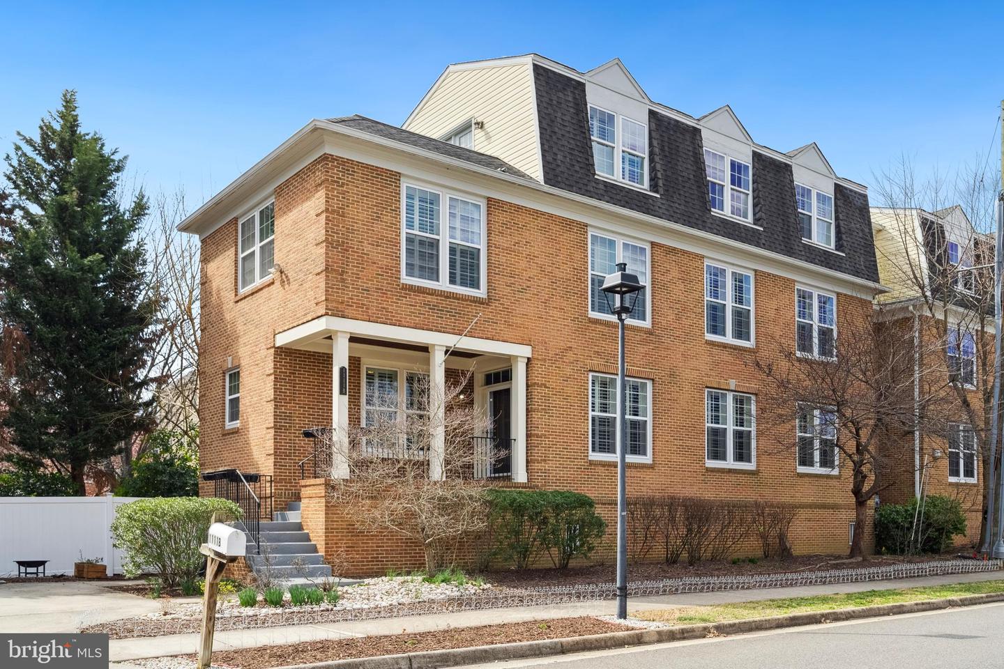 1111-B I ST, ALEXANDRIA, Virginia 22307, 4 Bedrooms Bedrooms, ,3 BathroomsBathrooms,Residential,For sale,1111-B I ST,VAFX2228910 MLS # VAFX2228910