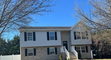 140 HILLVIEW DR, MAURERTOWN, Virginia 22644, 4 Bedrooms Bedrooms, ,3 BathroomsBathrooms,Residential,For sale,140 HILLVIEW DR,VASH2010944 MLS # VASH2010944