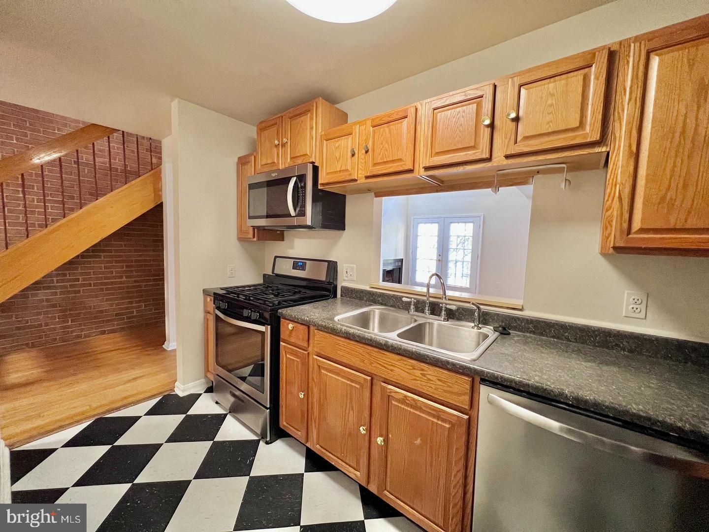 2904 11TH ST NW, WASHINGTON, District Of Columbia 20001, 5 Bedrooms Bedrooms, 5 Rooms Rooms,4 BathroomsBathrooms,Residential,For sale,2904 11TH ST NW,DCDC2191270 MLS # DCDC2191270