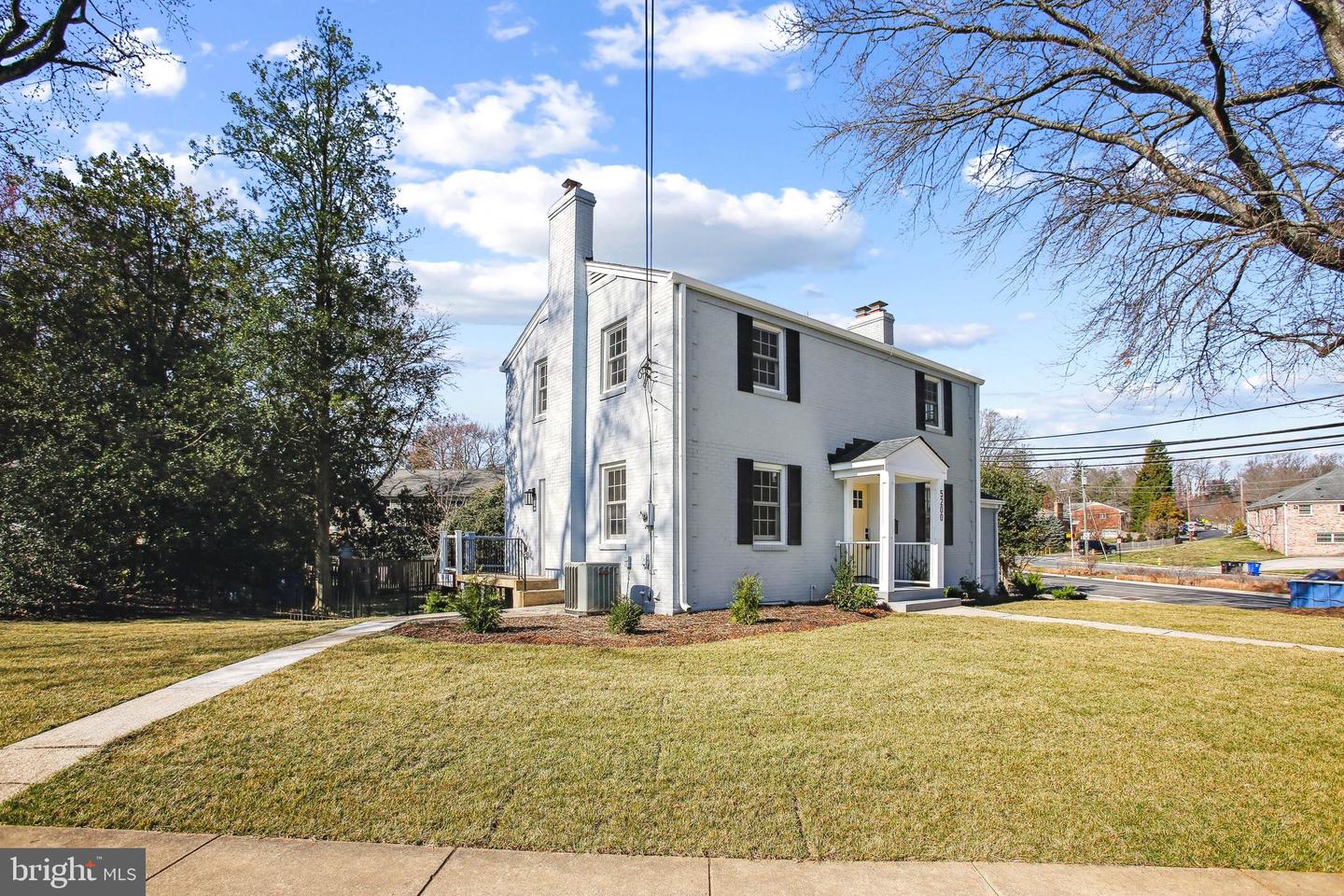 5200 WILLIAMSBURG BLVD, ARLINGTON, Virginia 22207, 5 Bedrooms Bedrooms, ,4 BathroomsBathrooms,Residential,For sale,5200 WILLIAMSBURG BLVD,VAAR2054896 MLS # VAAR2054896