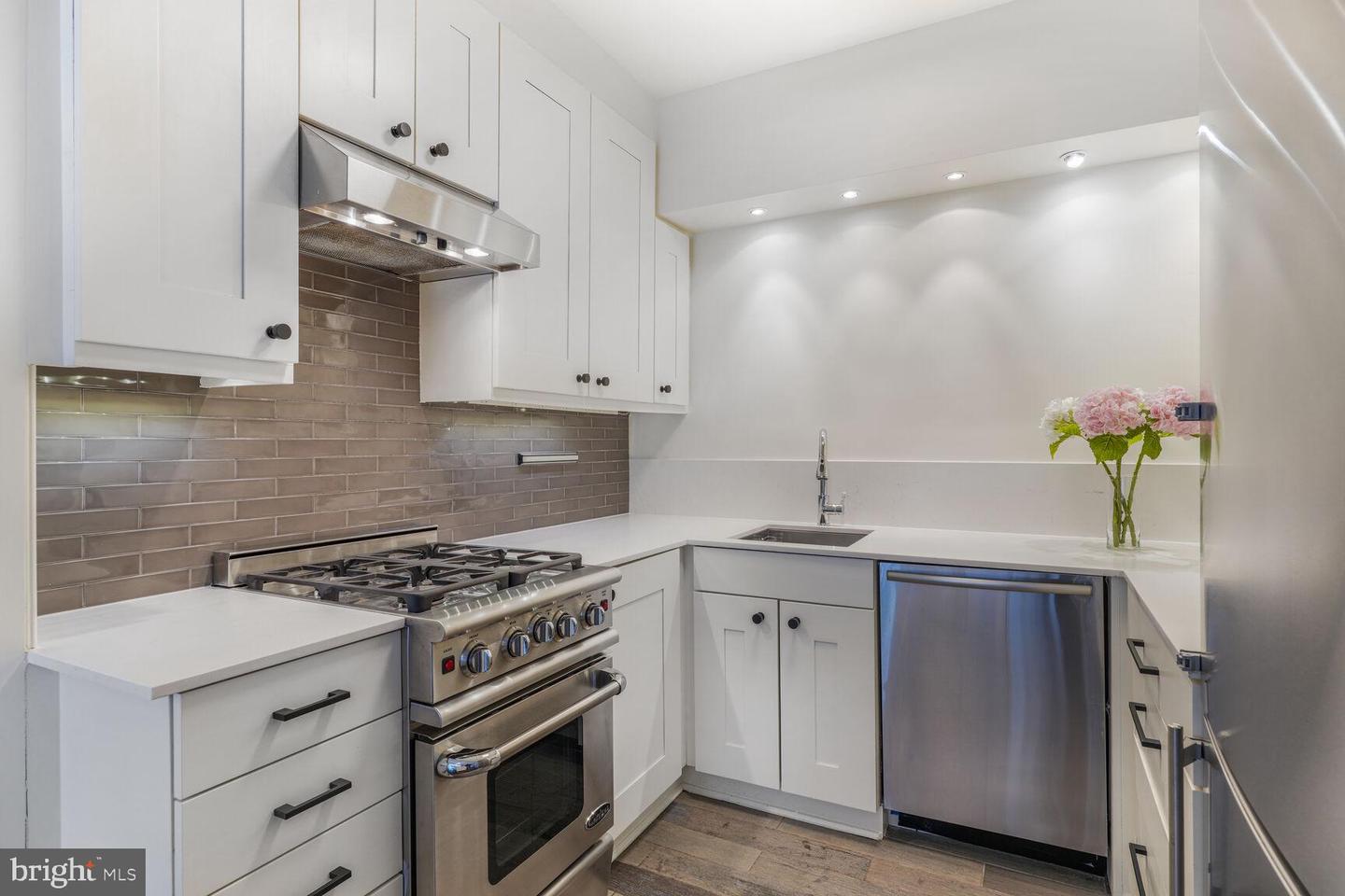 4000 CATHEDRAL AVE NW #105B, WASHINGTON, District Of Columbia 20016, 1 Bedroom Bedrooms, ,1 BathroomBathrooms,Residential,For sale,4000 CATHEDRAL AVE NW #105B,DCDC2191528 MLS # DCDC2191528 4000 CATHEDRAL AVE NW #105B, WASHINGTON, District Of Columbia 20016, 1 Bedroom Bedrooms, ,1 BathroomBathrooms,Residential,For sale,4000 CATHEDRAL AVE NW #105B,DCDC2191528 MLS # DCDC2191528