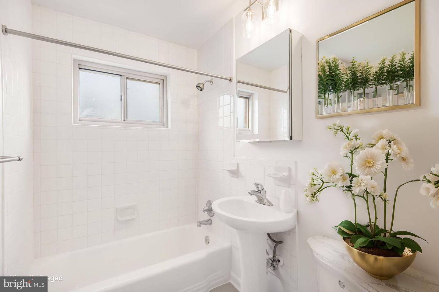 3900 TUNLAW RD NW #305, WASHINGTON, District Of Columbia 20007, 1 Bedroom Bedrooms, ,1 BathroomBathrooms,Residential,For sale,3900 TUNLAW RD NW #305,DCDC2191366 MLS # DCDC2191366
