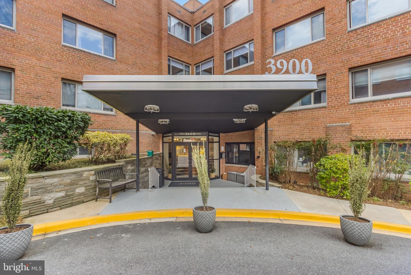 3900 TUNLAW RD NW #305, WASHINGTON, District Of Columbia 20007, 1 Bedroom Bedrooms, ,1 BathroomBathrooms,Residential,For sale,3900 TUNLAW RD NW #305,DCDC2191366 MLS # DCDC2191366