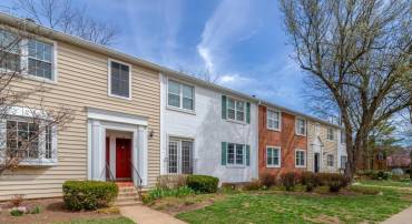 2839-C S WAKEFIELD ST #C, ARLINGTON, Virginia 22206, 3 Bedrooms Bedrooms, ,2 BathroomsBathrooms,Residential,For sale,2839-C S WAKEFIELD ST #C,VAAR2054628 MLS # VAAR2054628