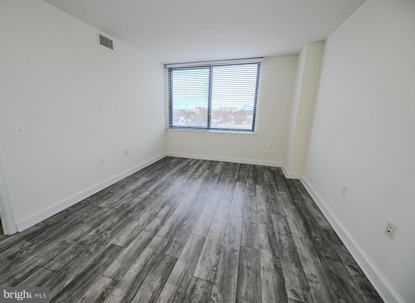 2451 MIDTOWN AVE #707, ALEXANDRIA, Virginia 22303, 1 Bedroom Bedrooms, ,1 BathroomBathrooms,Residential,For sale,2451 MIDTOWN AVE #707,VAFX2228652 MLS # VAFX2228652