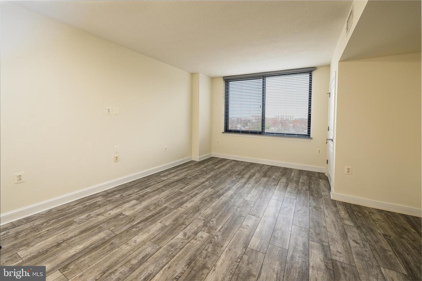 2451 MIDTOWN AVE #707, ALEXANDRIA, Virginia 22303, 1 Bedroom Bedrooms, ,1 BathroomBathrooms,Residential,For sale,2451 MIDTOWN AVE #707,VAFX2228652 MLS # VAFX2228652