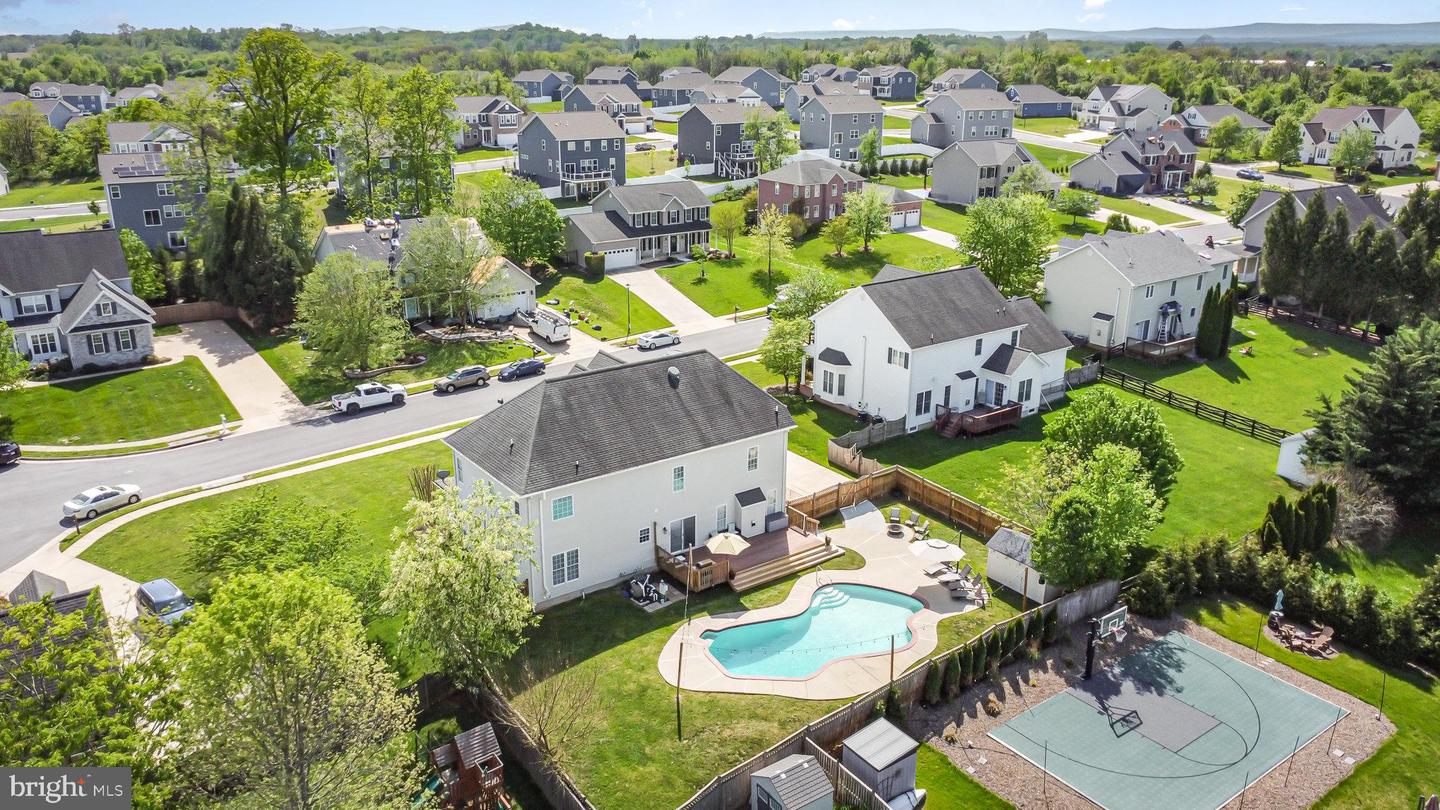 408 MONTGOMERY CT, BERRYVILLE, Virginia 22611, 5 Bedrooms Bedrooms, ,3 BathroomsBathrooms,Residential,For sale,408 MONTGOMERY CT,VACL2003472 MLS # VACL2003472