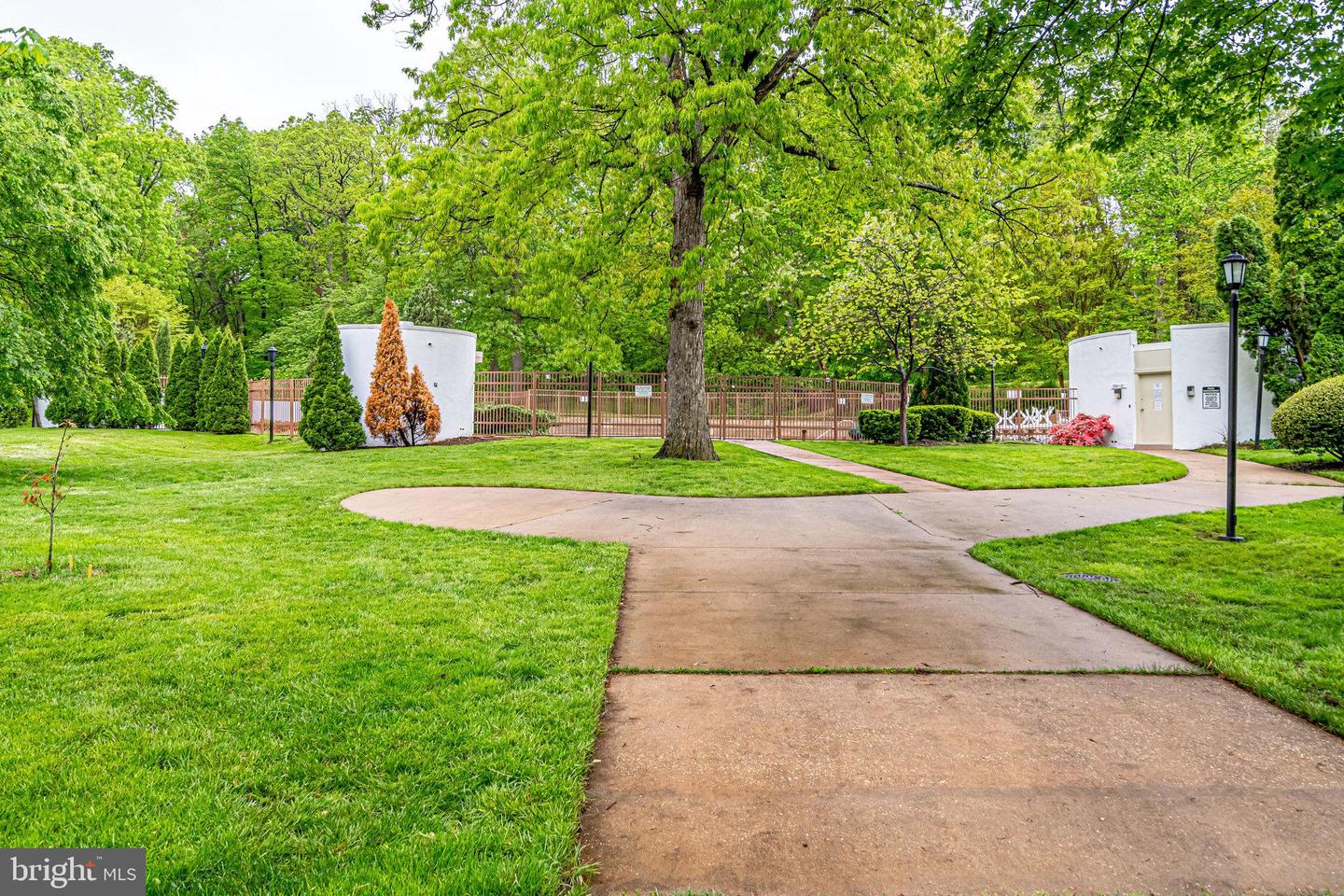 1919 N QUAKER LN, ALEXANDRIA, Virginia 22302, 2 Bedrooms Bedrooms, ,1 BathroomBathrooms,Residential,For sale,1919 N QUAKER LN,VAAX2043002 MLS # VAAX2043002