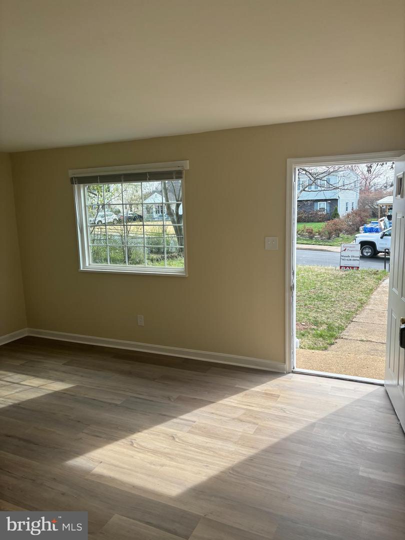 118 CABBEL DR, MANASSAS PARK, Virginia 20111, 5 Bedrooms Bedrooms, ,2 BathroomsBathrooms,Residential,For sale,118 CABBEL DR,VAMP2002924 MLS # VAMP2002924