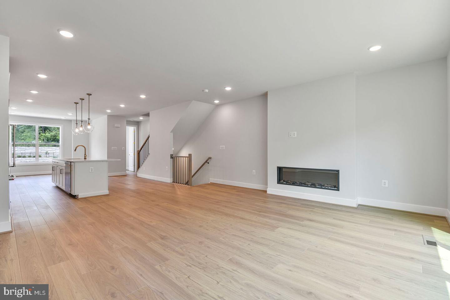 1609 FELLOWSHIP SQ, RESTON, Virginia 20190, 3 Bedrooms Bedrooms, ,3 BathroomsBathrooms,Residential,For sale,1609 FELLOWSHIP SQ,VAFX2229634 MLS # VAFX2229634