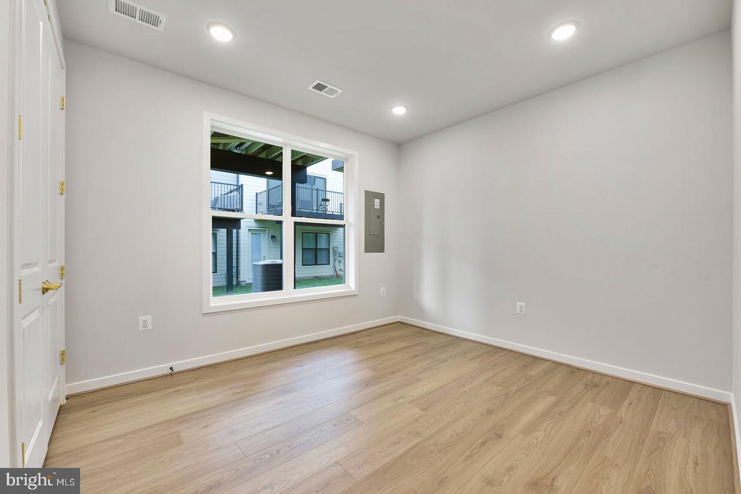 1609 FELLOWSHIP SQ, RESTON, Virginia 20190, 3 Bedrooms Bedrooms, ,3 BathroomsBathrooms,Residential,For sale,1609 FELLOWSHIP SQ,VAFX2229634 MLS # VAFX2229634