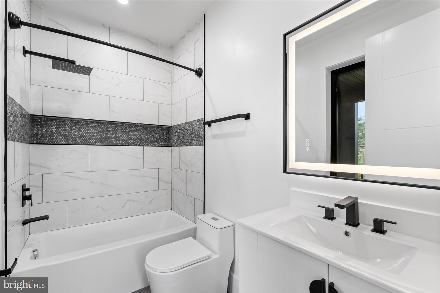 4609 WILLOW RUN DR, ANNANDALE, Virginia 22003, 7 Bedrooms Bedrooms, ,7 BathroomsBathrooms,Residential,For sale,4609 WILLOW RUN DR,VAFX2207416 MLS # VAFX2207416