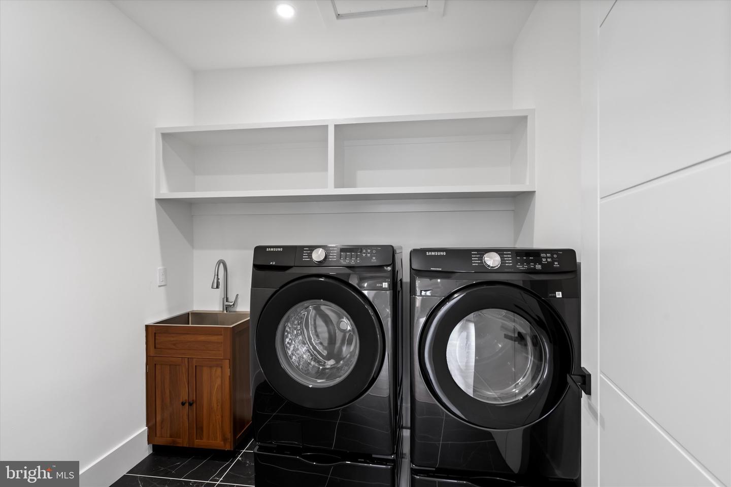 4609 WILLOW RUN DR, ANNANDALE, Virginia 22003, 7 Bedrooms Bedrooms, ,7 BathroomsBathrooms,Residential,For sale,4609 WILLOW RUN DR,VAFX2207416 MLS # VAFX2207416