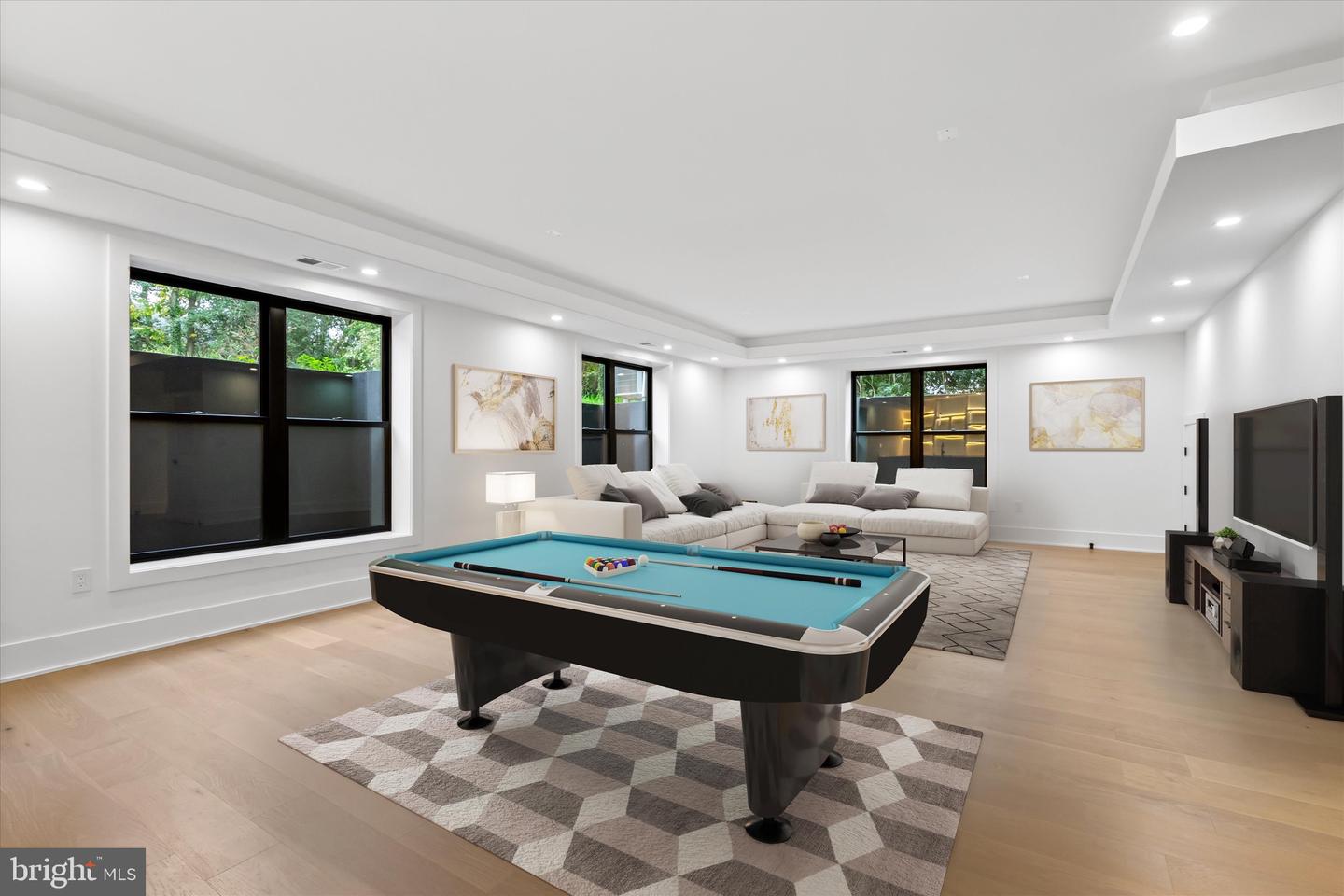 4609 WILLOW RUN DR, ANNANDALE, Virginia 22003, 7 Bedrooms Bedrooms, ,7 BathroomsBathrooms,Residential,For sale,4609 WILLOW RUN DR,VAFX2207416 MLS # VAFX2207416