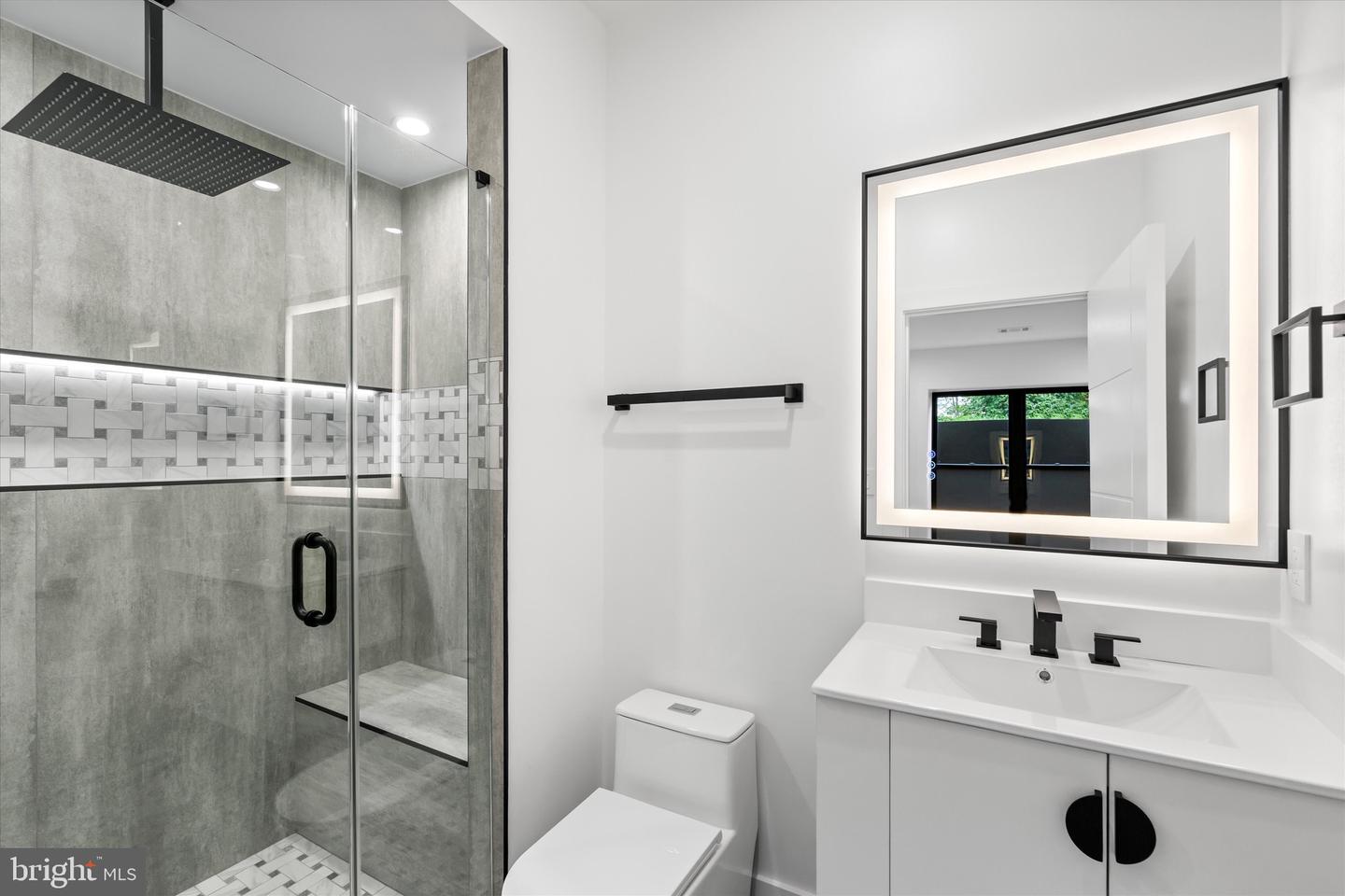 4609 WILLOW RUN DR, ANNANDALE, Virginia 22003, 7 Bedrooms Bedrooms, ,7 BathroomsBathrooms,Residential,For sale,4609 WILLOW RUN DR,VAFX2207416 MLS # VAFX2207416