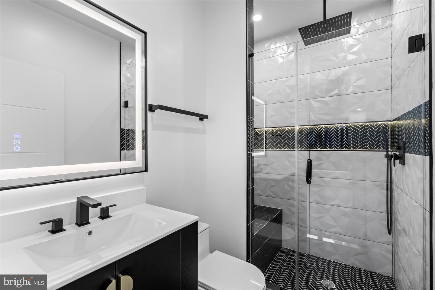 4609 WILLOW RUN DR, ANNANDALE, Virginia 22003, 7 Bedrooms Bedrooms, ,7 BathroomsBathrooms,Residential,For sale,4609 WILLOW RUN DR,VAFX2207416 MLS # VAFX2207416