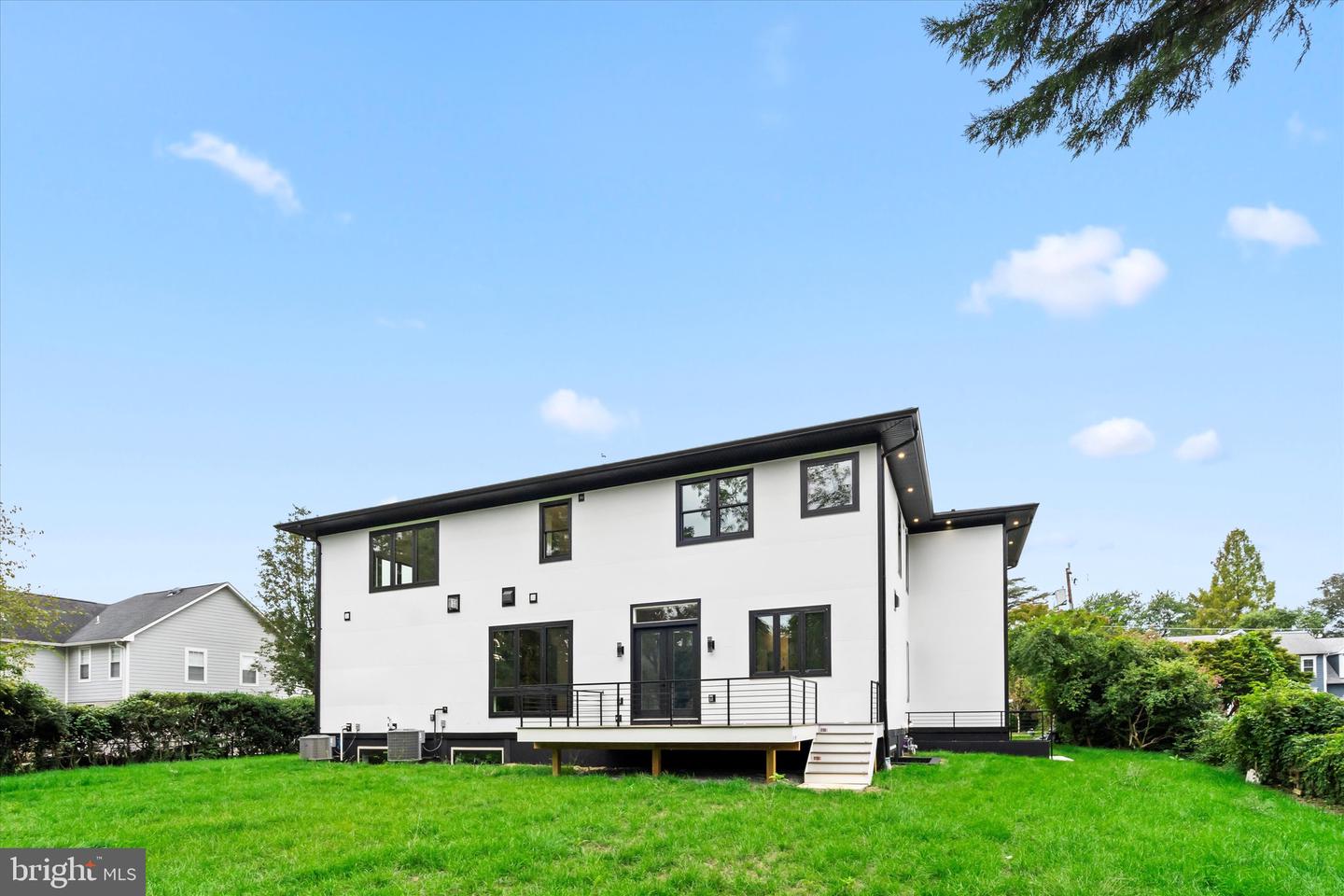 4609 WILLOW RUN DR, ANNANDALE, Virginia 22003, 7 Bedrooms Bedrooms, ,7 BathroomsBathrooms,Residential,For sale,4609 WILLOW RUN DR,VAFX2207416 MLS # VAFX2207416