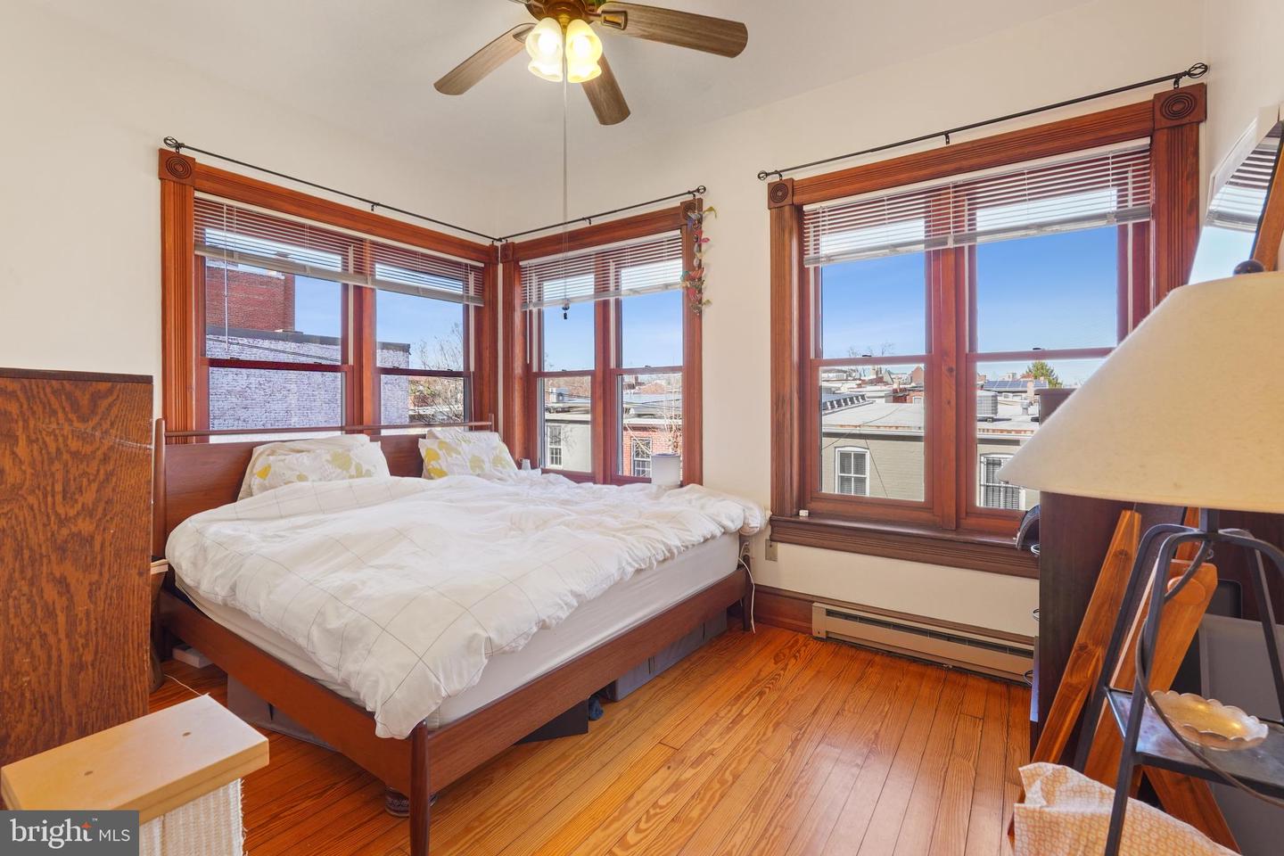 642 EAST CAPITOL ST NE, WASHINGTON, District Of Columbia 20003, 8 Bedrooms Bedrooms, ,8 BathroomsBathrooms,Residential,For sale,642 EAST CAPITOL ST NE,DCDC2191820 MLS # DCDC2191820