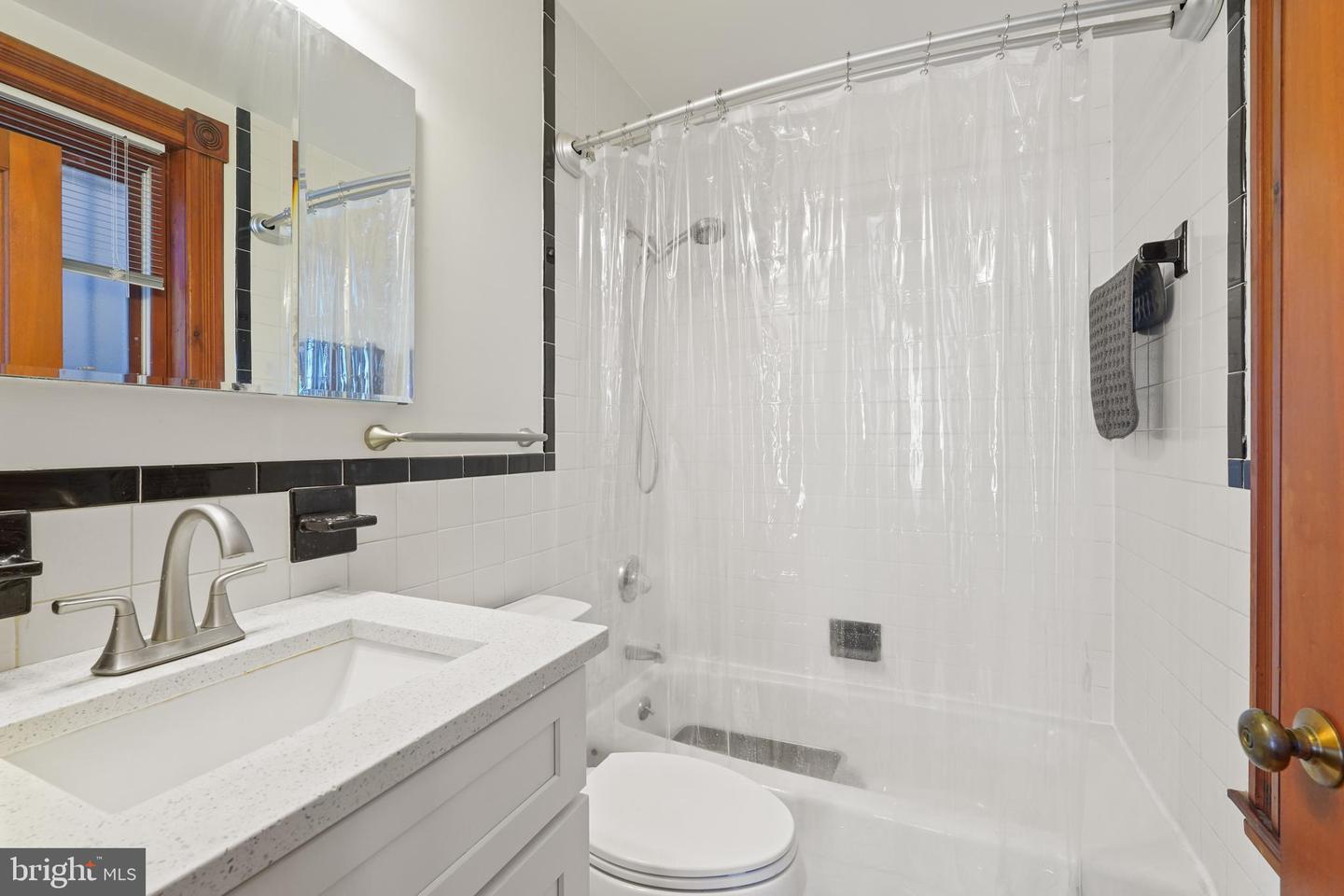 642 EAST CAPITOL ST NE, WASHINGTON, District Of Columbia 20003, 8 Bedrooms Bedrooms, ,8 BathroomsBathrooms,Residential,For sale,642 EAST CAPITOL ST NE,DCDC2191820 MLS # DCDC2191820