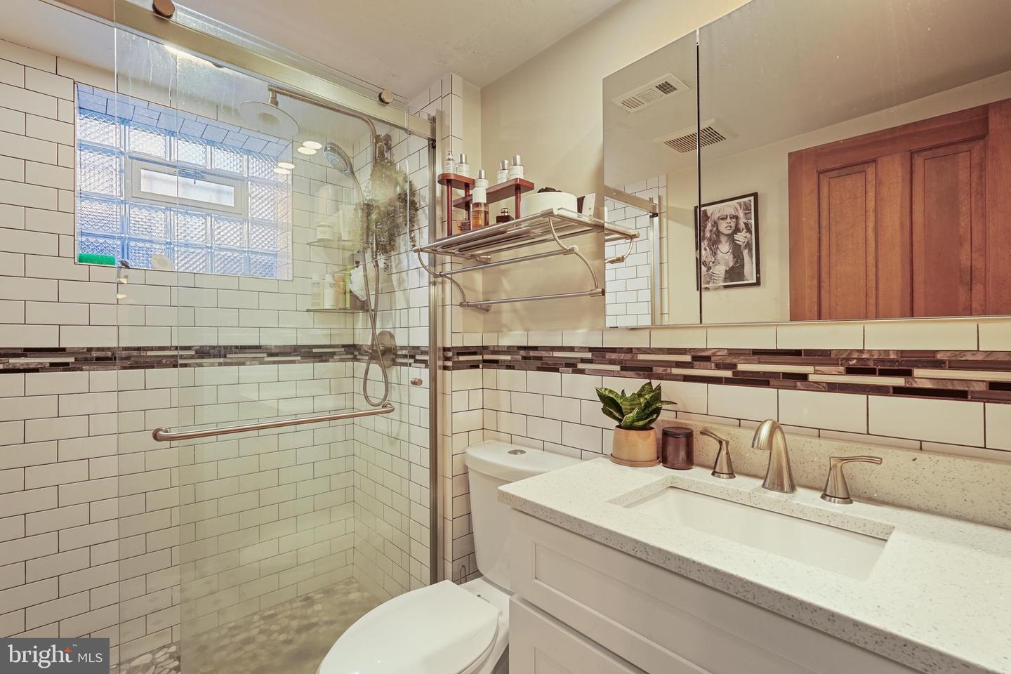 642 EAST CAPITOL ST NE, WASHINGTON, District Of Columbia 20003, 8 Bedrooms Bedrooms, ,8 BathroomsBathrooms,Residential,For sale,642 EAST CAPITOL ST NE,DCDC2191820 MLS # DCDC2191820