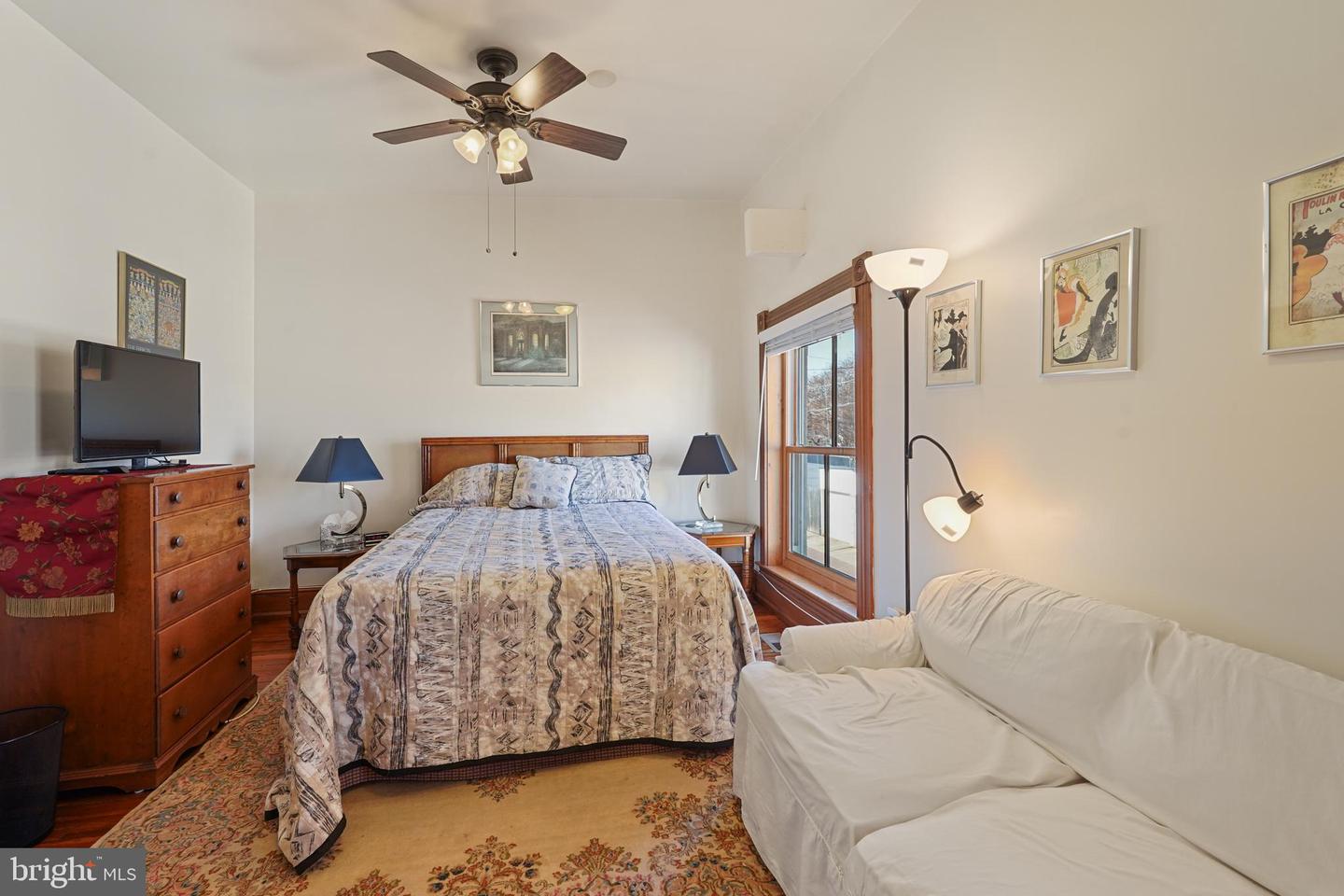 642 EAST CAPITOL ST NE, WASHINGTON, District Of Columbia 20003, 8 Bedrooms Bedrooms, ,8 BathroomsBathrooms,Residential,For sale,642 EAST CAPITOL ST NE,DCDC2191820 MLS # DCDC2191820