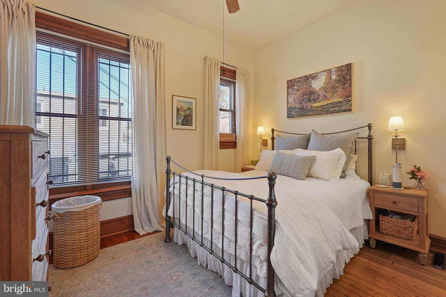642 EAST CAPITOL ST NE, WASHINGTON, District Of Columbia 20003, 8 Bedrooms Bedrooms, ,8 BathroomsBathrooms,Residential,For sale,642 EAST CAPITOL ST NE,DCDC2191820 MLS # DCDC2191820