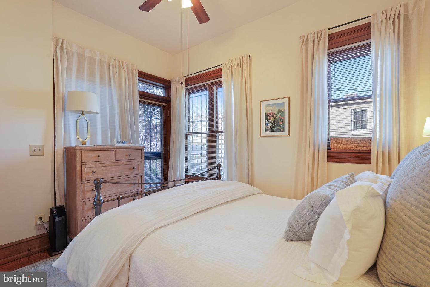 642 EAST CAPITOL ST NE, WASHINGTON, District Of Columbia 20003, 8 Bedrooms Bedrooms, ,8 BathroomsBathrooms,Residential,For sale,642 EAST CAPITOL ST NE,DCDC2191820 MLS # DCDC2191820