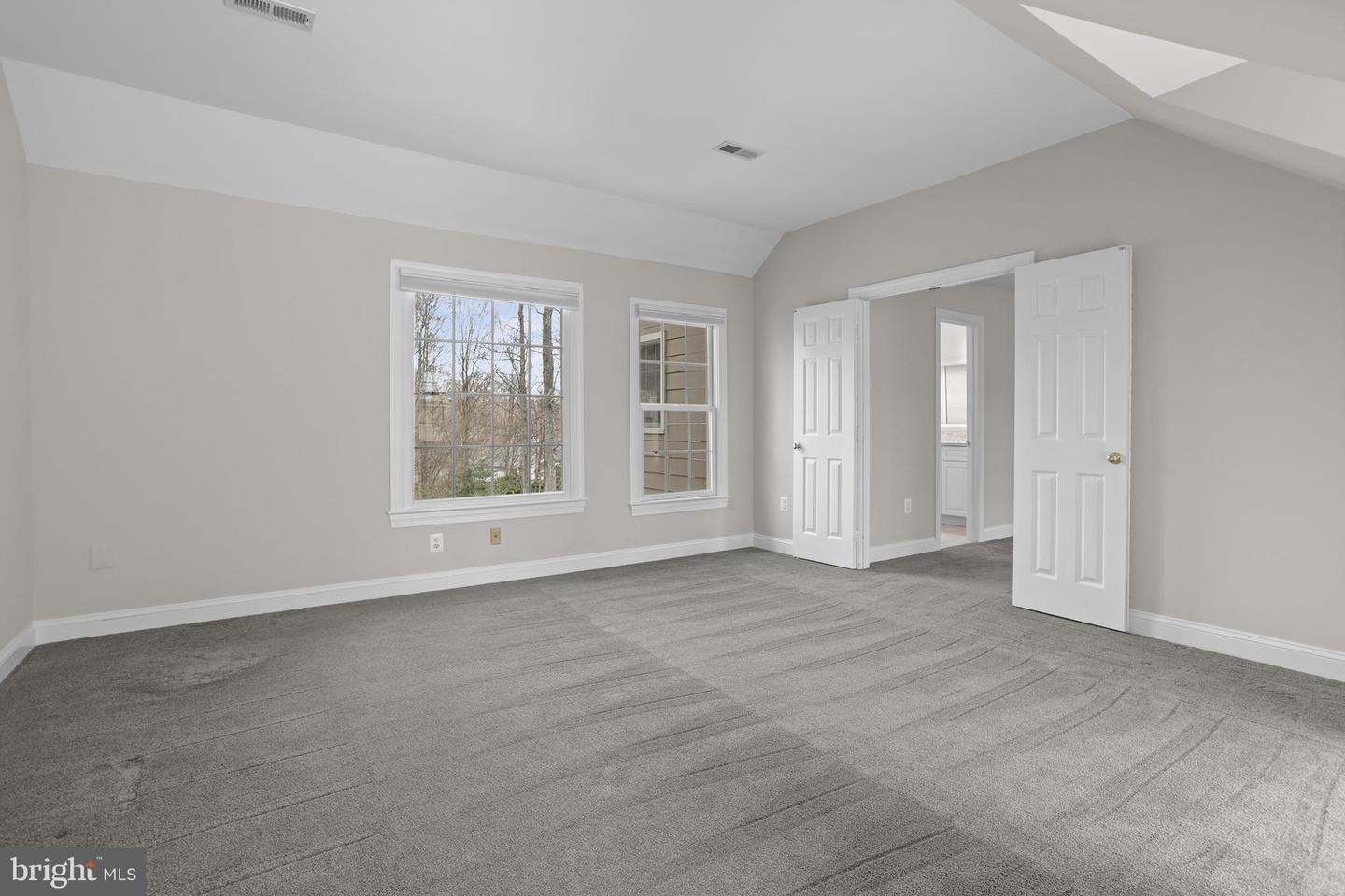1139 ROUND PEBBLE LN, RESTON, Virginia 20194, 5 Bedrooms Bedrooms, ,4 BathroomsBathrooms,Residential,For sale,1139 ROUND PEBBLE LN,VAFX2227656 MLS # VAFX2227656