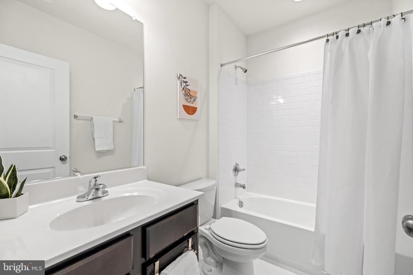 18206 THUNDERBOLT RD, DUMFRIES, Virginia 22026, 4 Bedrooms Bedrooms, 11 Rooms Rooms,3 BathroomsBathrooms,Residential,For sale,18206 THUNDERBOLT RD,VAPW2090000 MLS # VAPW2090000