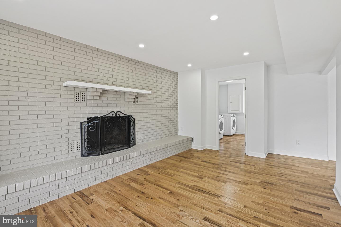 605 N YORK RD, STERLING, Virginia 20164, 5 Bedrooms Bedrooms, ,3 BathroomsBathrooms,Residential,For sale,605 N YORK RD,VALO2091686 MLS # VALO2091686