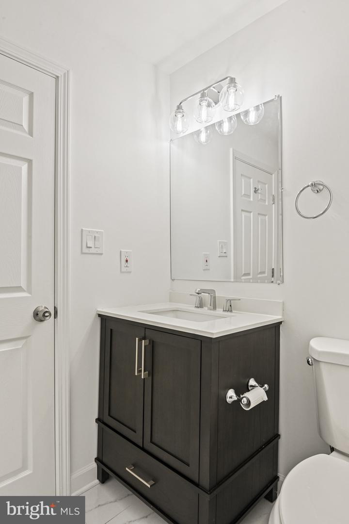 605 N YORK RD, STERLING, Virginia 20164, 5 Bedrooms Bedrooms, ,3 BathroomsBathrooms,Residential,For sale,605 N YORK RD,VALO2091686 MLS # VALO2091686