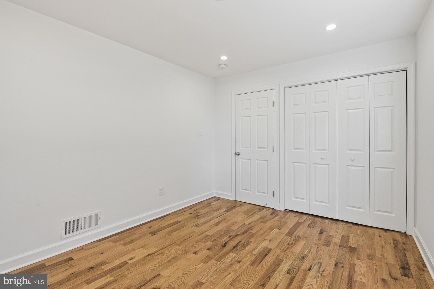 605 N YORK RD, STERLING, Virginia 20164, 5 Bedrooms Bedrooms, ,3 BathroomsBathrooms,Residential,For sale,605 N YORK RD,VALO2091686 MLS # VALO2091686