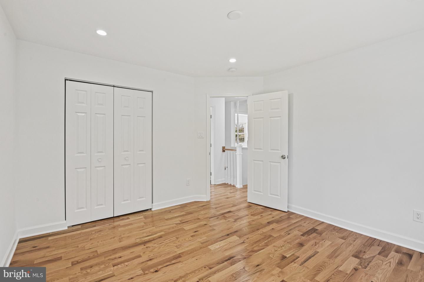 605 N YORK RD, STERLING, Virginia 20164, 5 Bedrooms Bedrooms, ,3 BathroomsBathrooms,Residential,For sale,605 N YORK RD,VALO2091686 MLS # VALO2091686