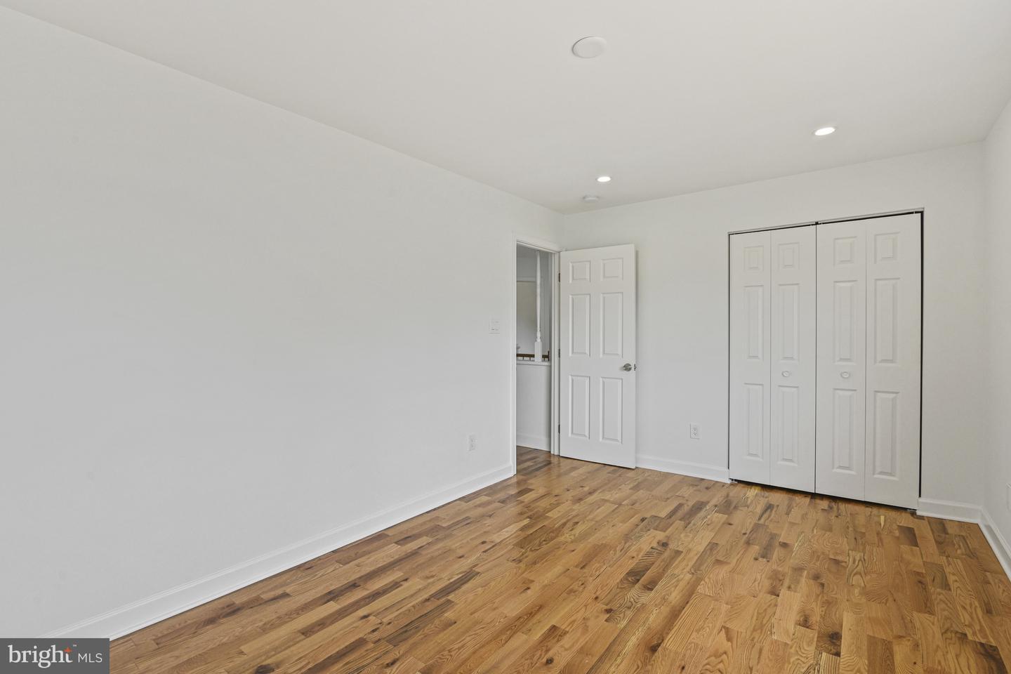 605 N YORK RD, STERLING, Virginia 20164, 5 Bedrooms Bedrooms, ,3 BathroomsBathrooms,Residential,For sale,605 N YORK RD,VALO2091686 MLS # VALO2091686