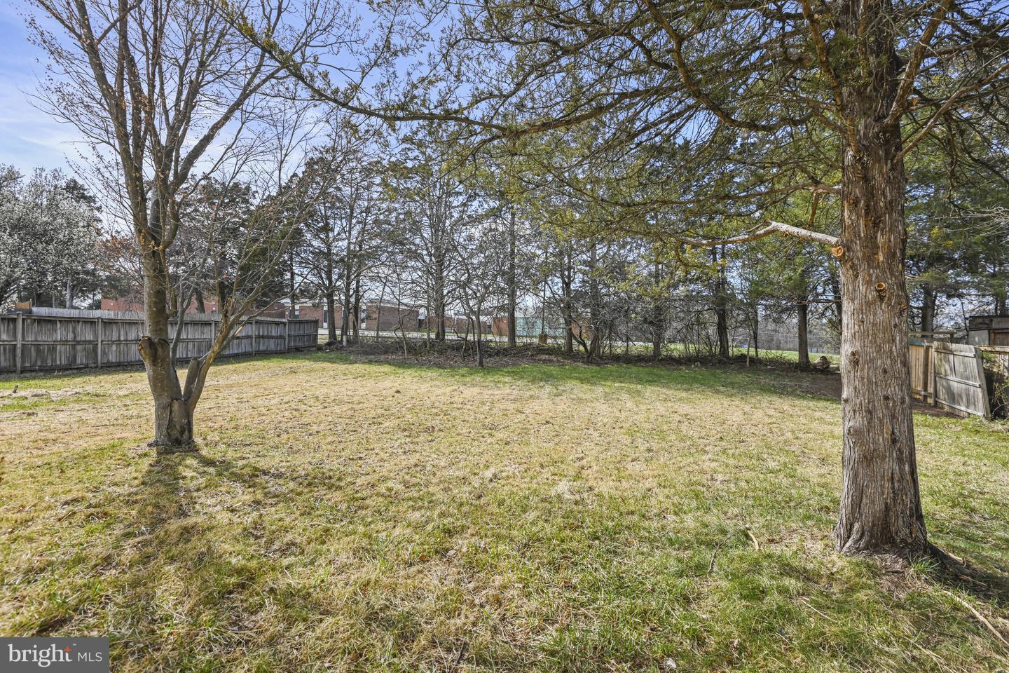 605 N YORK RD, STERLING, Virginia 20164, 5 Bedrooms Bedrooms, ,3 BathroomsBathrooms,Residential,For sale,605 N YORK RD,VALO2091686 MLS # VALO2091686