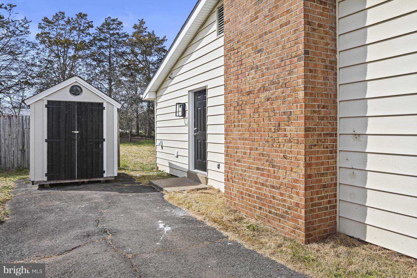 605 N YORK RD, STERLING, Virginia 20164, 5 Bedrooms Bedrooms, ,3 BathroomsBathrooms,Residential,For sale,605 N YORK RD,VALO2091686 MLS # VALO2091686
