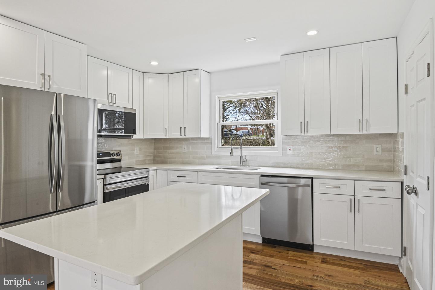 605 N YORK RD, STERLING, Virginia 20164, 5 Bedrooms Bedrooms, ,3 BathroomsBathrooms,Residential,For sale,605 N YORK RD,VALO2091686 MLS # VALO2091686