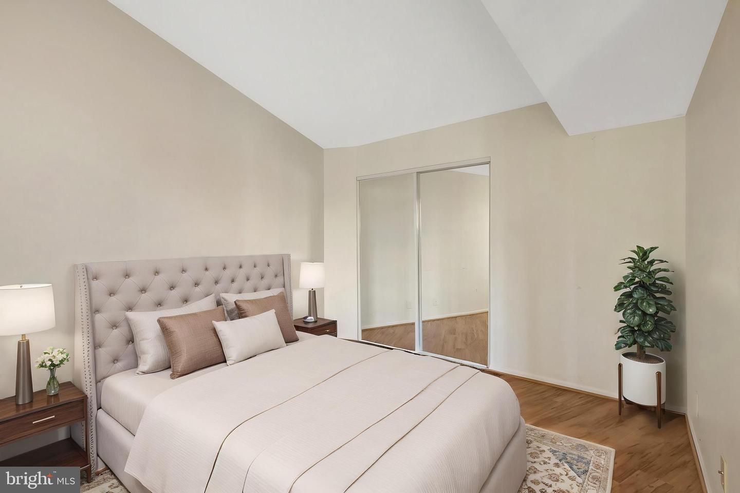 5902 MOUNT EAGLE DR #403, ALEXANDRIA, Virginia 22303, 2 Bedrooms Bedrooms, ,1 BathroomBathrooms,Residential,For sale,5902 MOUNT EAGLE DR #403,VAFX2229062 MLS # VAFX2229062