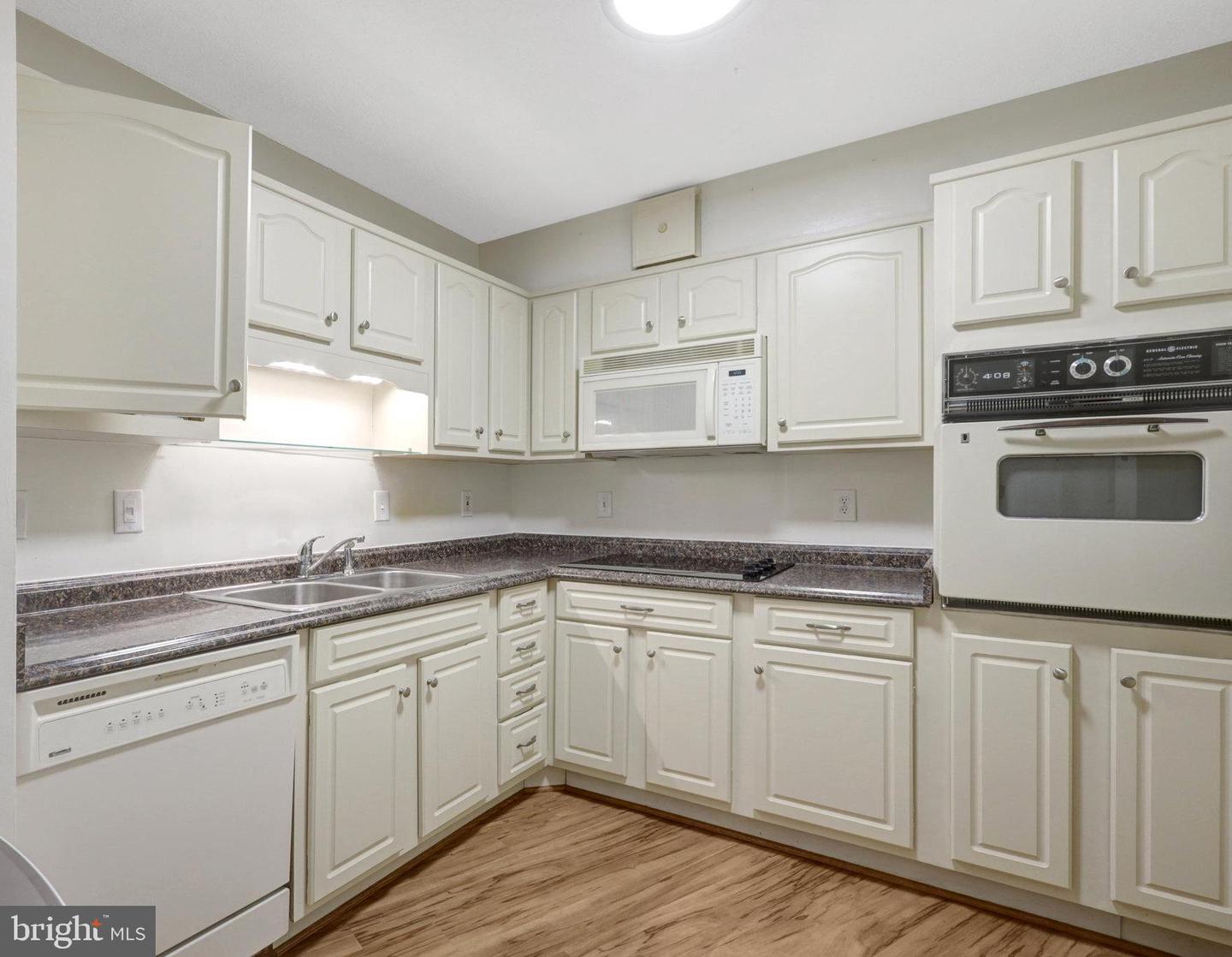 5902 MOUNT EAGLE DR #403, ALEXANDRIA, Virginia 22303, 2 Bedrooms Bedrooms, ,1 BathroomBathrooms,Residential,For sale,5902 MOUNT EAGLE DR #403,VAFX2229062 MLS # VAFX2229062