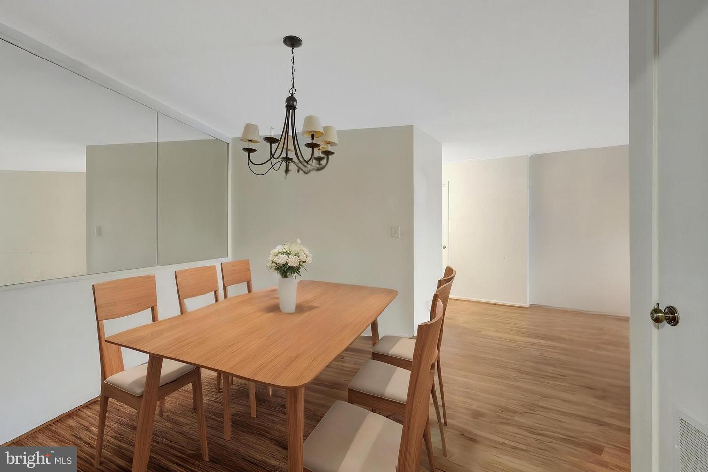5902 MOUNT EAGLE DR #403, ALEXANDRIA, Virginia 22303, 2 Bedrooms Bedrooms, ,1 BathroomBathrooms,Residential,For sale,5902 MOUNT EAGLE DR #403,VAFX2229062 MLS # VAFX2229062