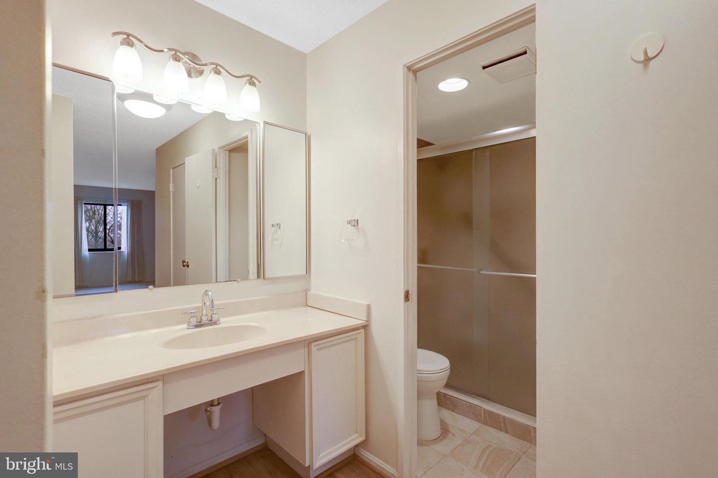 5902 MOUNT EAGLE DR #403, ALEXANDRIA, Virginia 22303, 2 Bedrooms Bedrooms, ,1 BathroomBathrooms,Residential,For sale,5902 MOUNT EAGLE DR #403,VAFX2229062 MLS # VAFX2229062