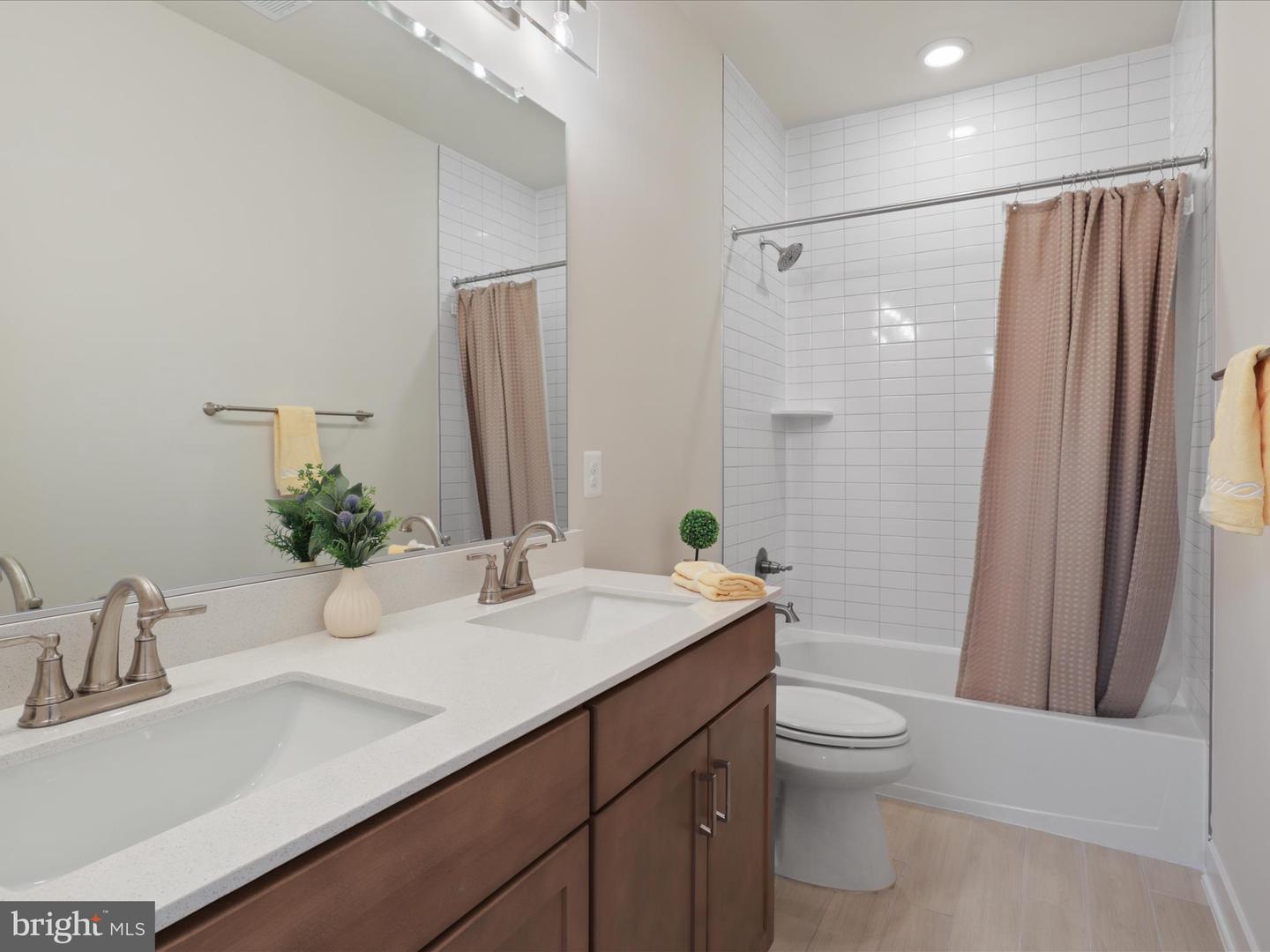 10578 RED OAK ST, FAIRFAX, Virginia 22030, 4 Bedrooms Bedrooms, ,3 BathroomsBathrooms,Residential,For sale,10578 RED OAK ST,VAFC2005972 MLS # VAFC2005972