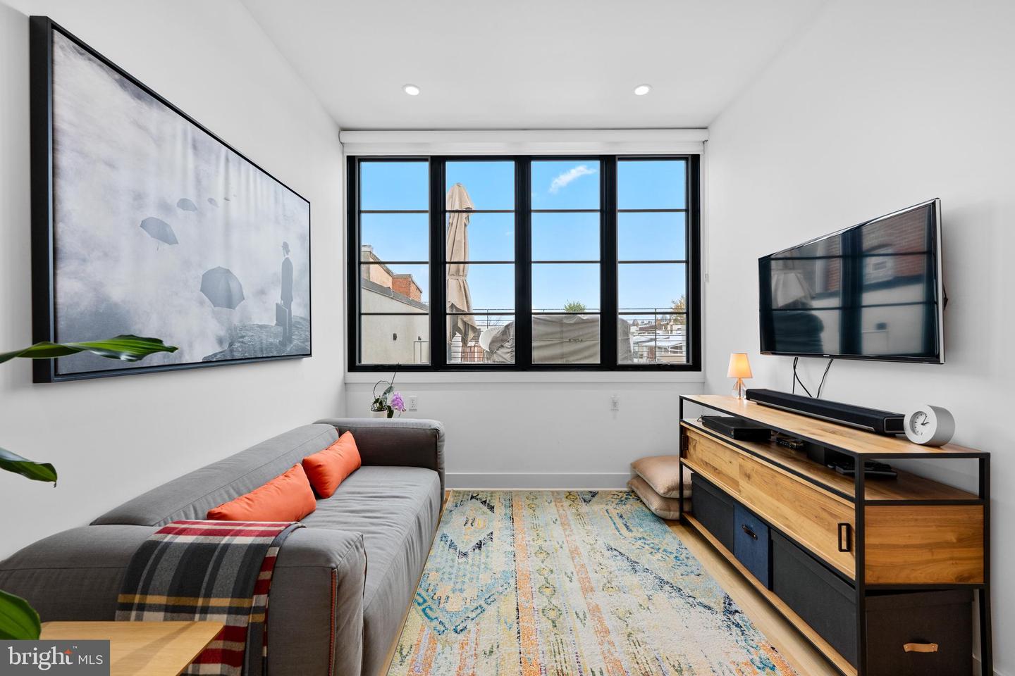 1806 9TH ST NW #2, WASHINGTON, District Of Columbia 20001, 3 Bedrooms Bedrooms, ,3 BathroomsBathrooms,Residential,For sale,1806 9TH ST NW #2,DCDC2191310 MLS # DCDC2191310