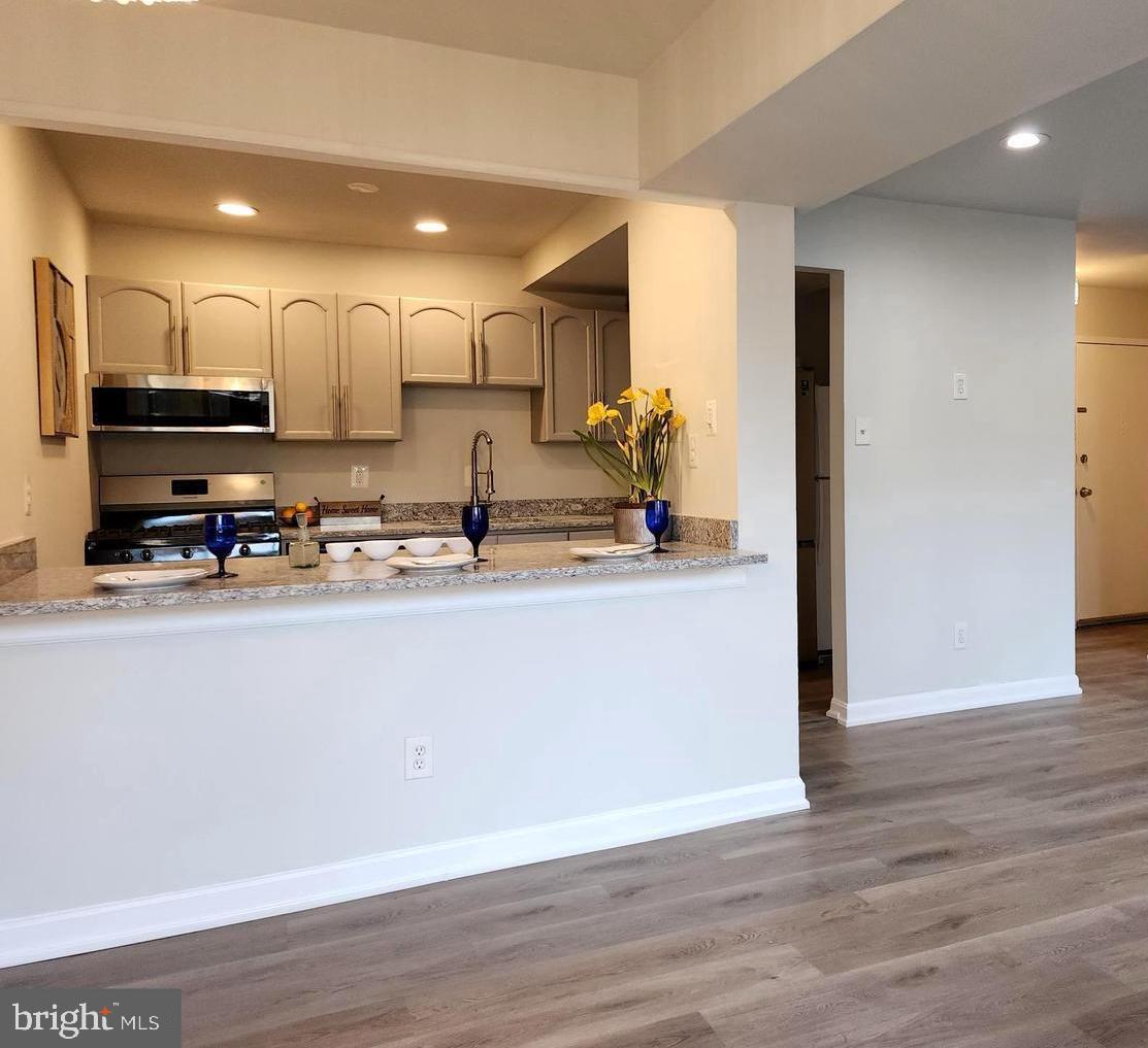 525 N ARMISTEAD ST #T2, ALEXANDRIA, Virginia 22312, 3 Bedrooms Bedrooms, ,2 BathroomsBathrooms,Residential,For sale,525 N ARMISTEAD ST #T2,VAAX2042308 MLS # VAAX2042308